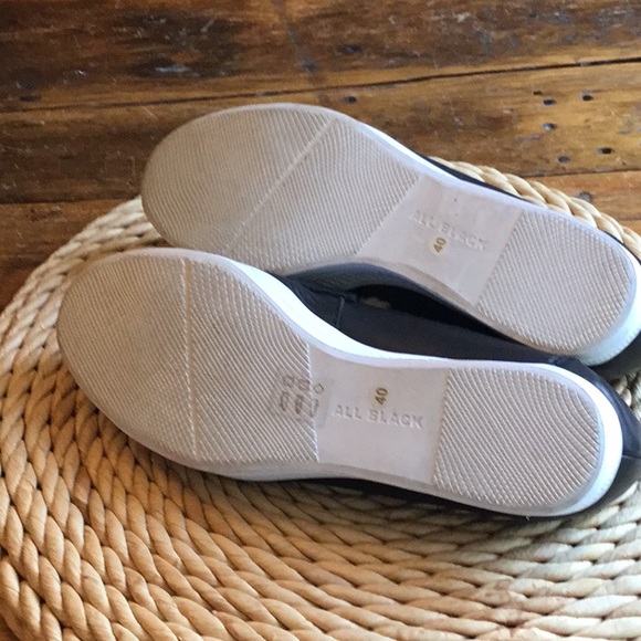 NWOT All Black Shearing Top Loafers - Picture 5 of 6